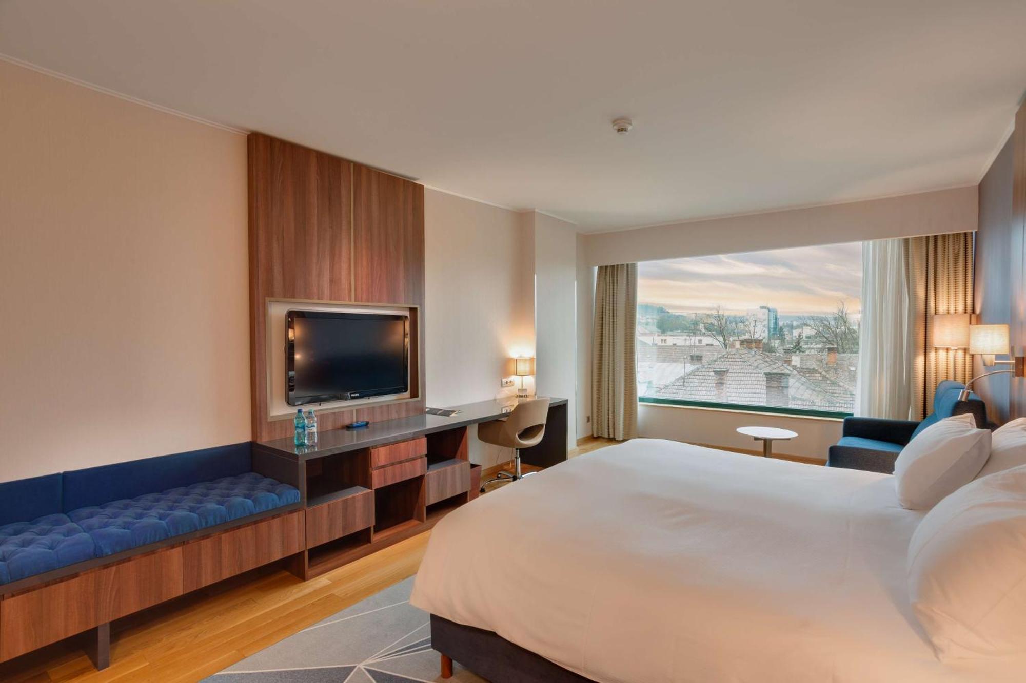 Doubletree By Hilton Hotel Cluj - City Plaza Εξωτερικό φωτογραφία Deluxe room