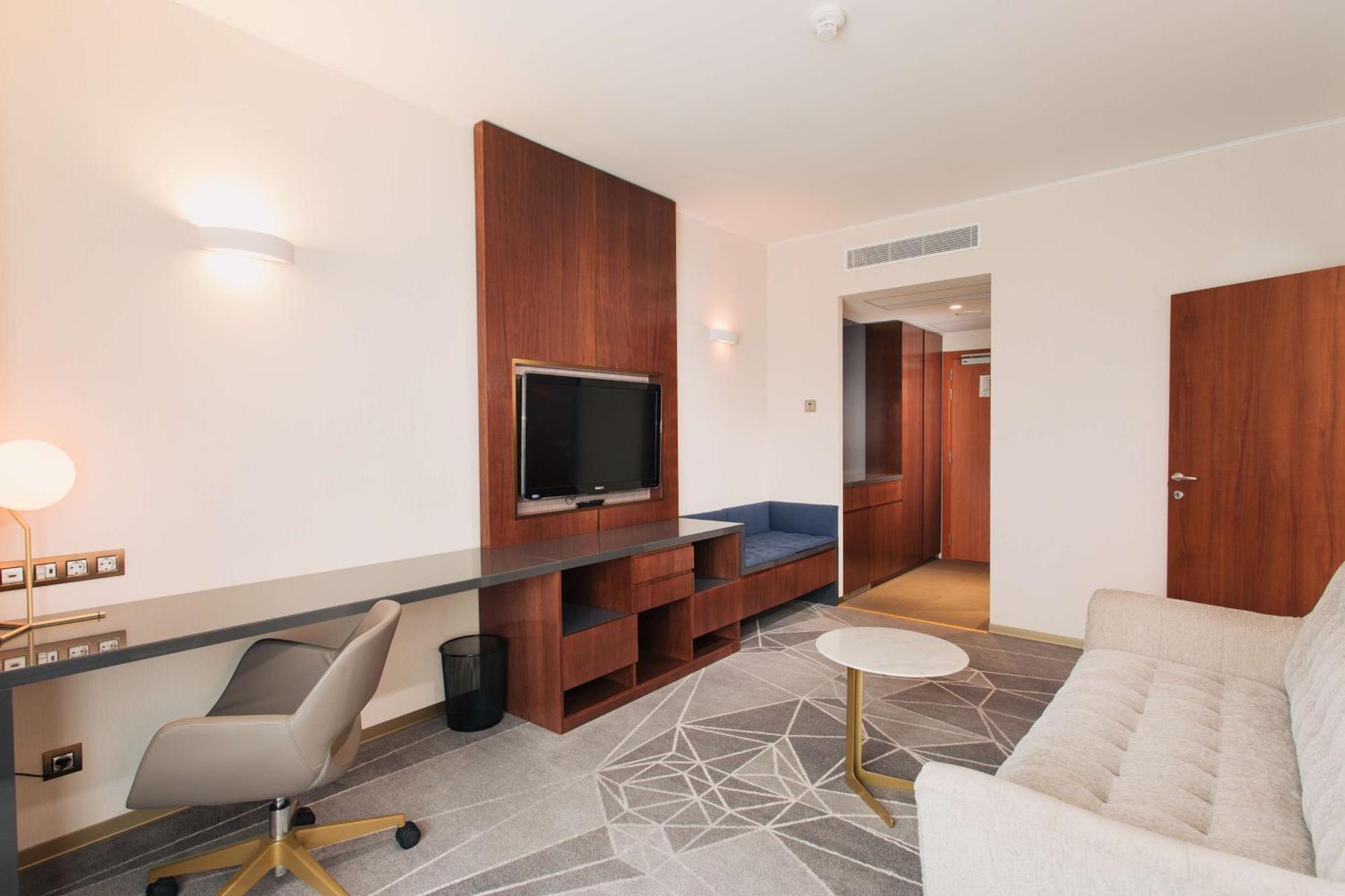 Doubletree By Hilton Hotel Cluj - City Plaza Εξωτερικό φωτογραφία