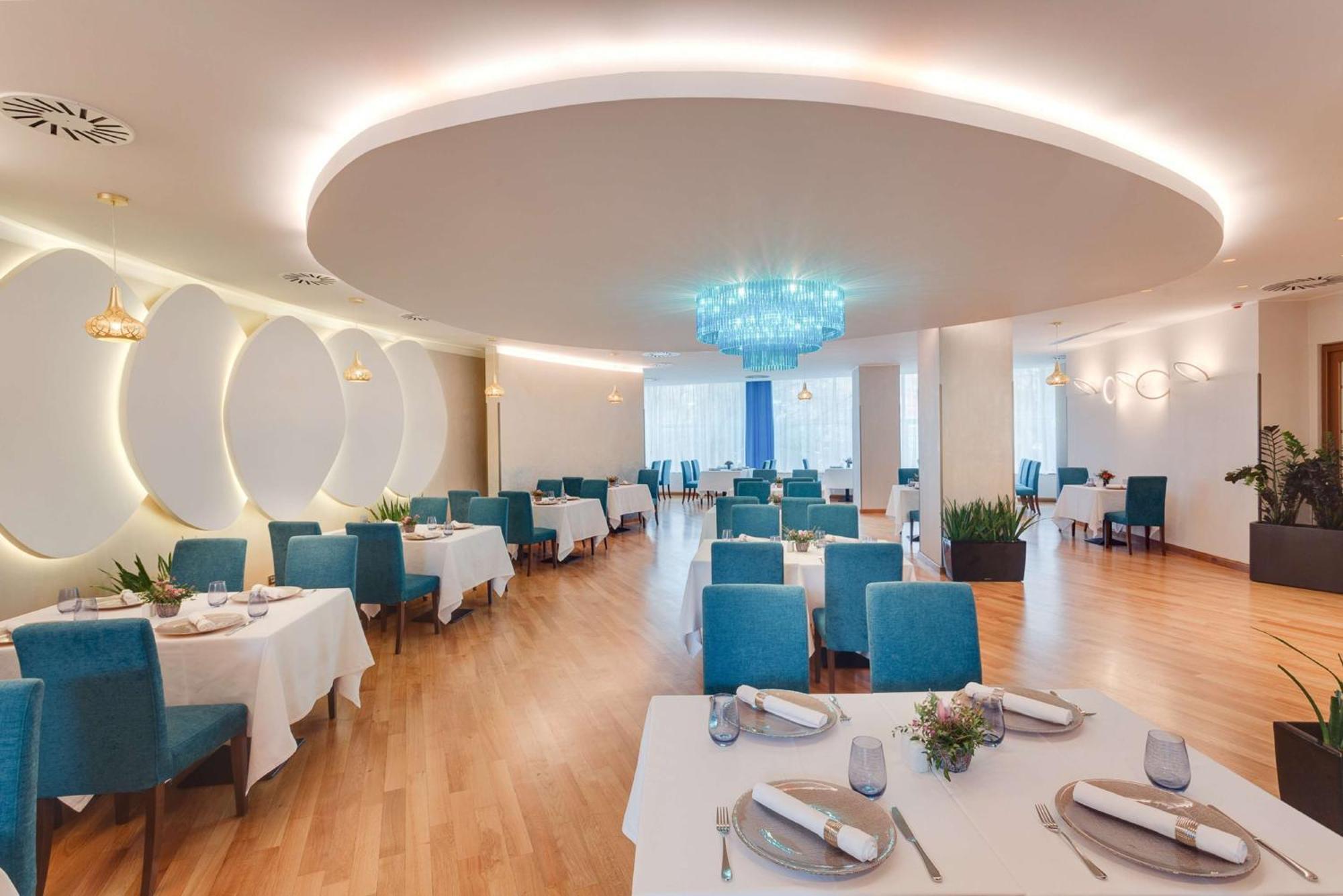 Doubletree By Hilton Hotel Cluj - City Plaza Εξωτερικό φωτογραφία Restaurant