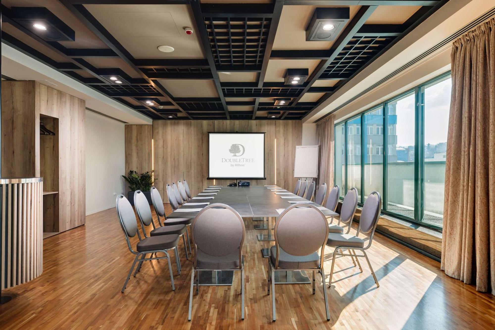 Doubletree By Hilton Hotel Cluj - City Plaza Εξωτερικό φωτογραφία Meeting room