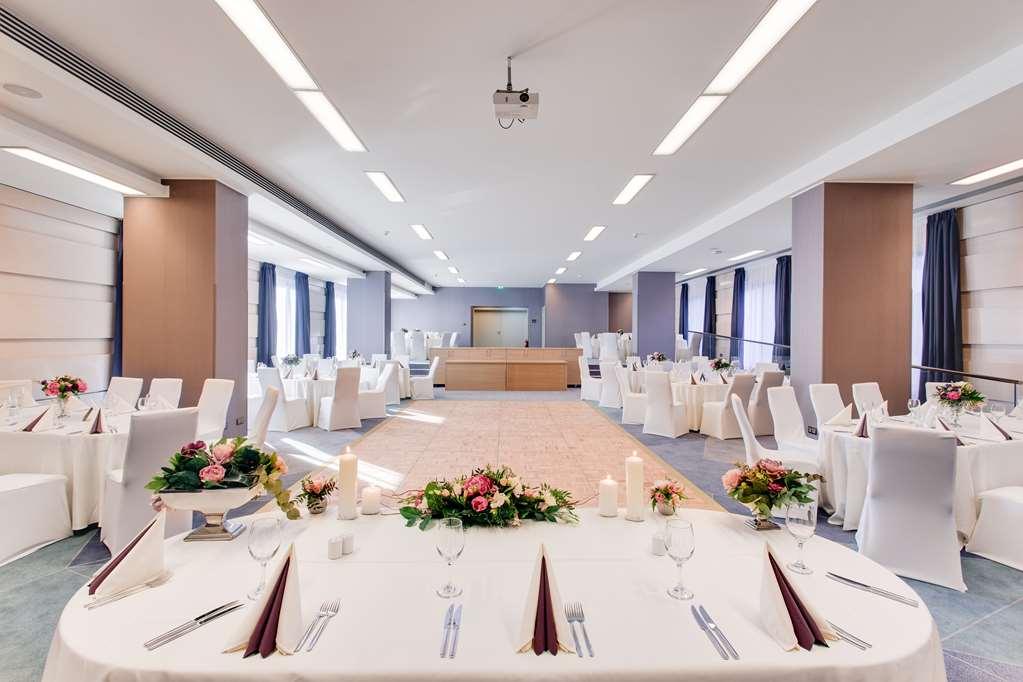 Doubletree By Hilton Hotel Cluj - City Plaza Ανέσεις φωτογραφία